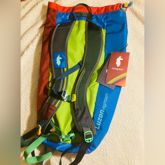 Cotopaxi Luzon 18 Hiking bag with hydration pocket - Picture 2 of 7